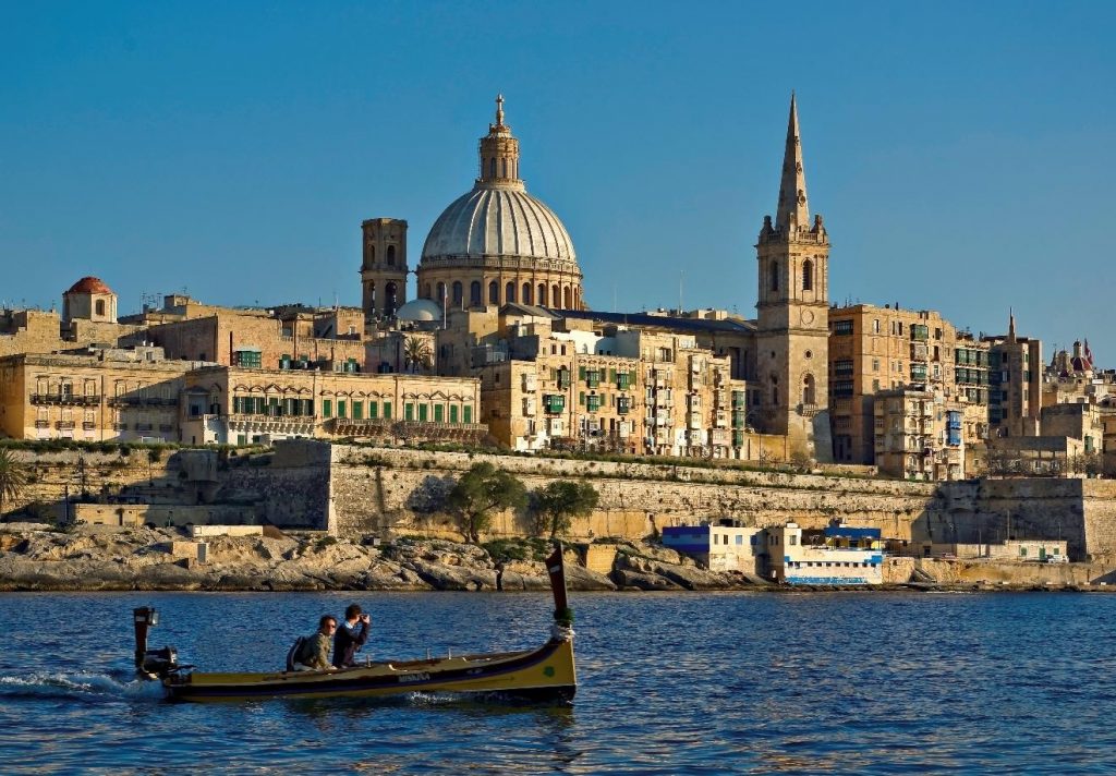 Thành phố ven biển tuyệt vời tại Malta.