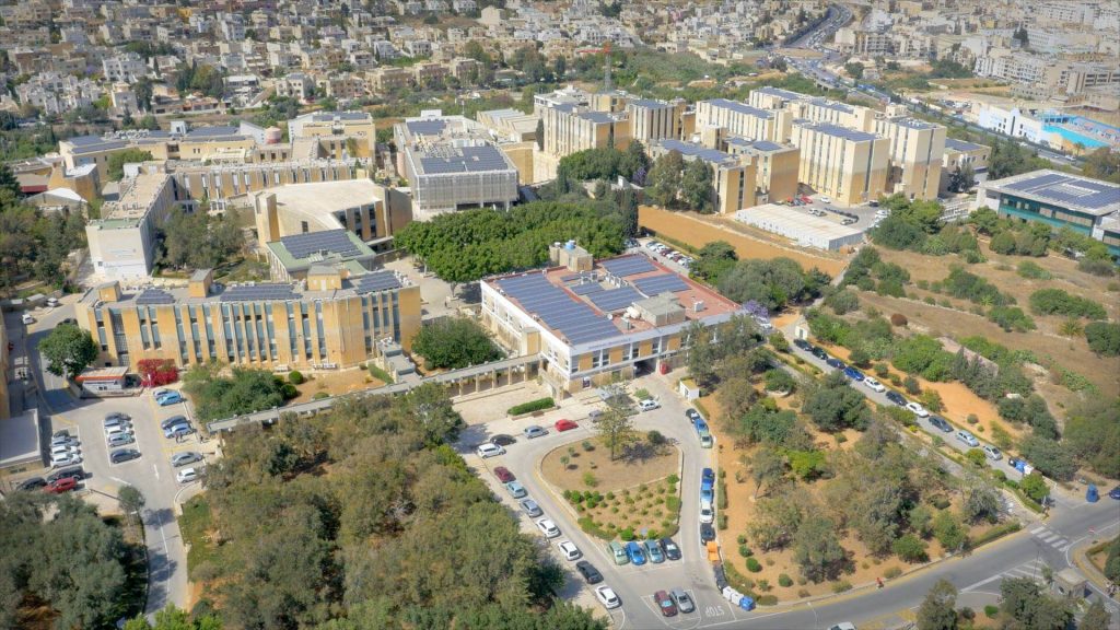 khuôn viên trường đại học tại malta